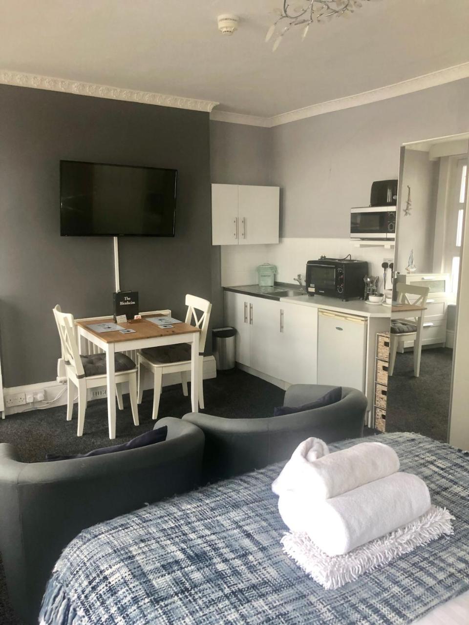 돌리시 The Blenheim B&B 외부 사진