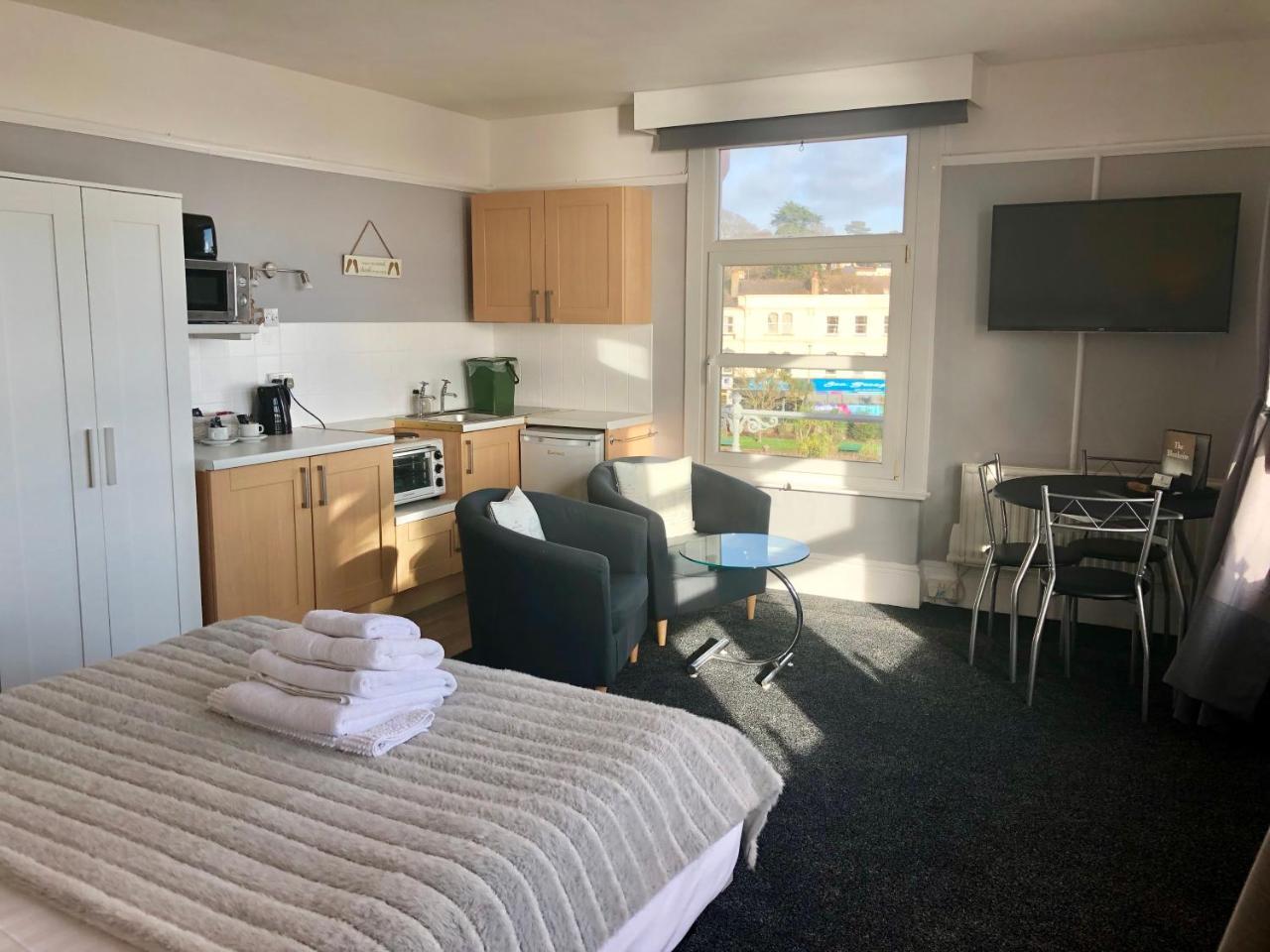 돌리시 The Blenheim B&B 외부 사진