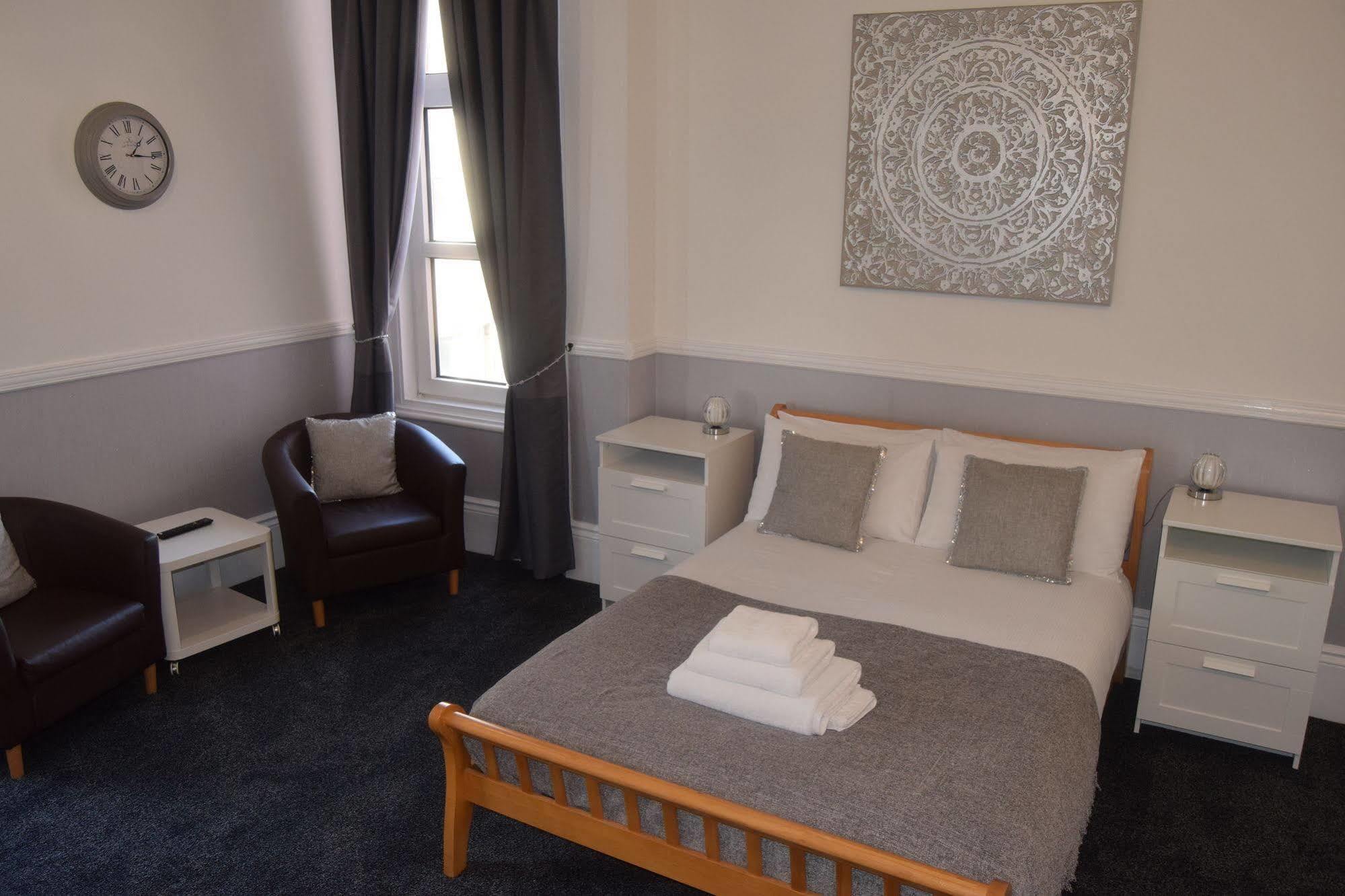 돌리시 The Blenheim B&B 외부 사진